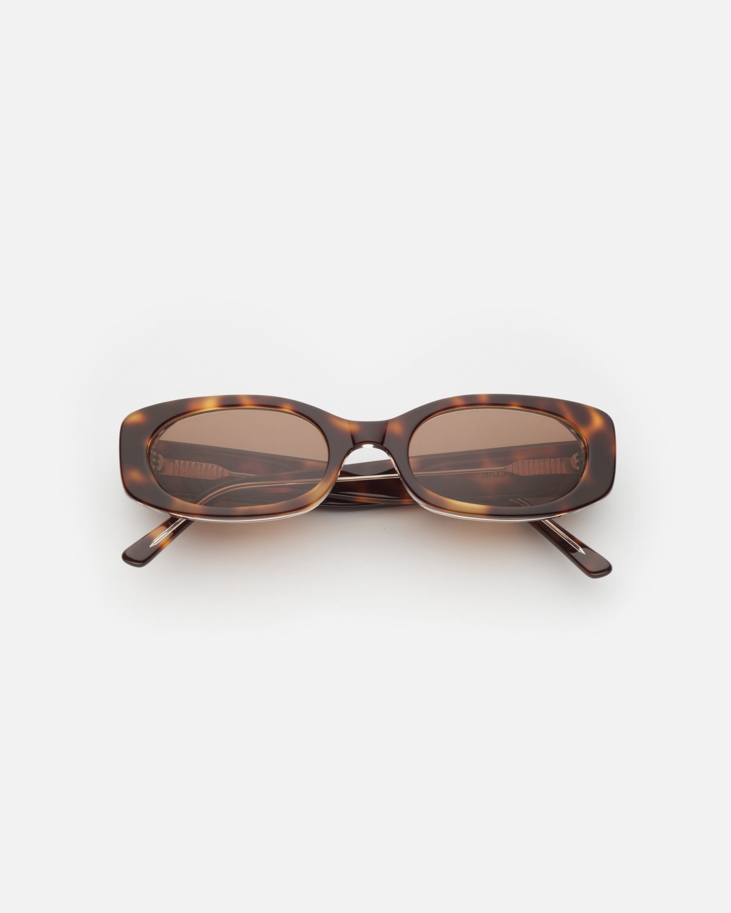 LU—GOLDIE Cali Sunglasses in Tort – Lu Goldie display picture 2