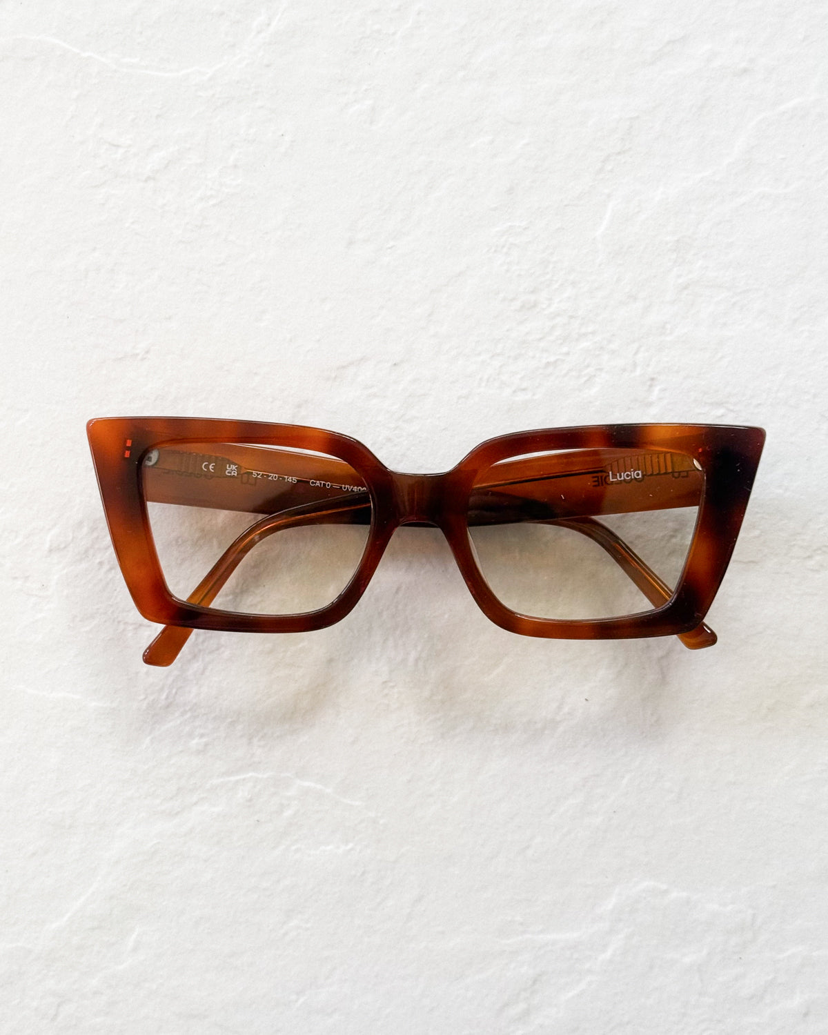 LUCIA Chestnut Blue Light