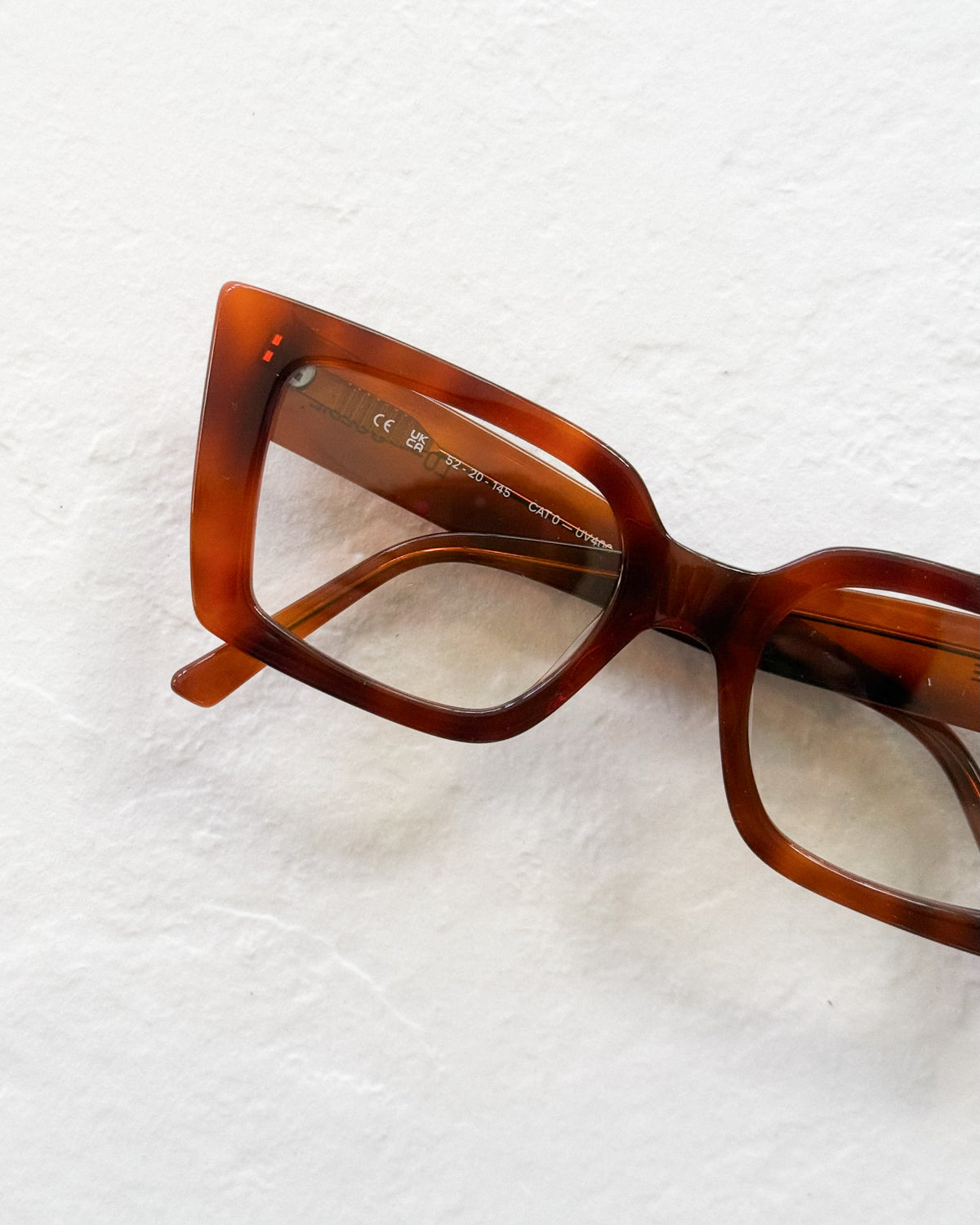 LUCIA Chestnut Blue Light