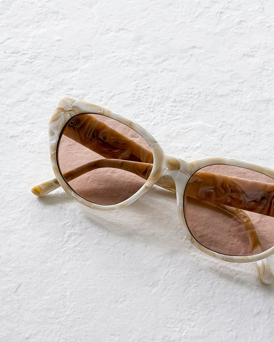MIELI White Onyx