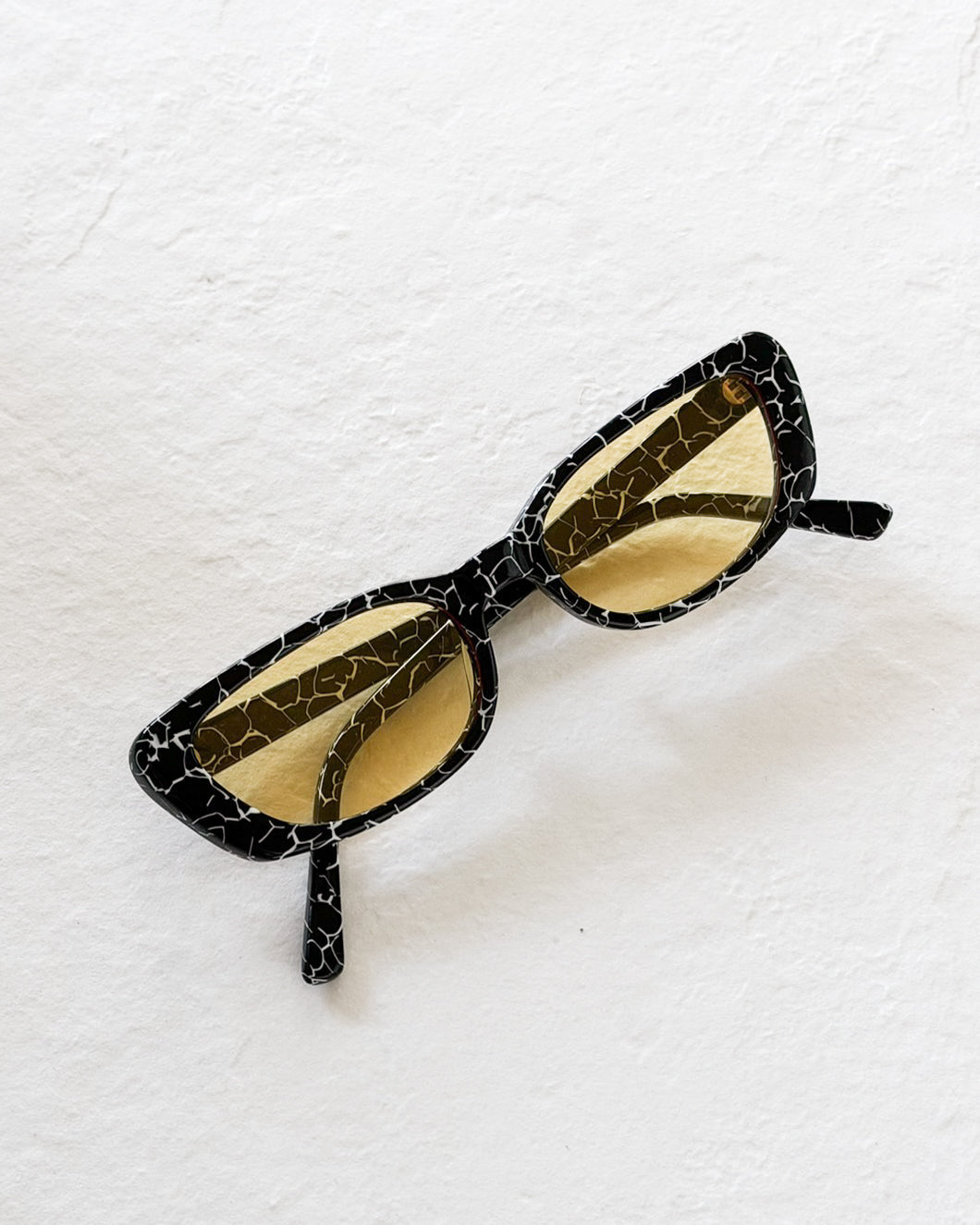 LULA Black Crackle