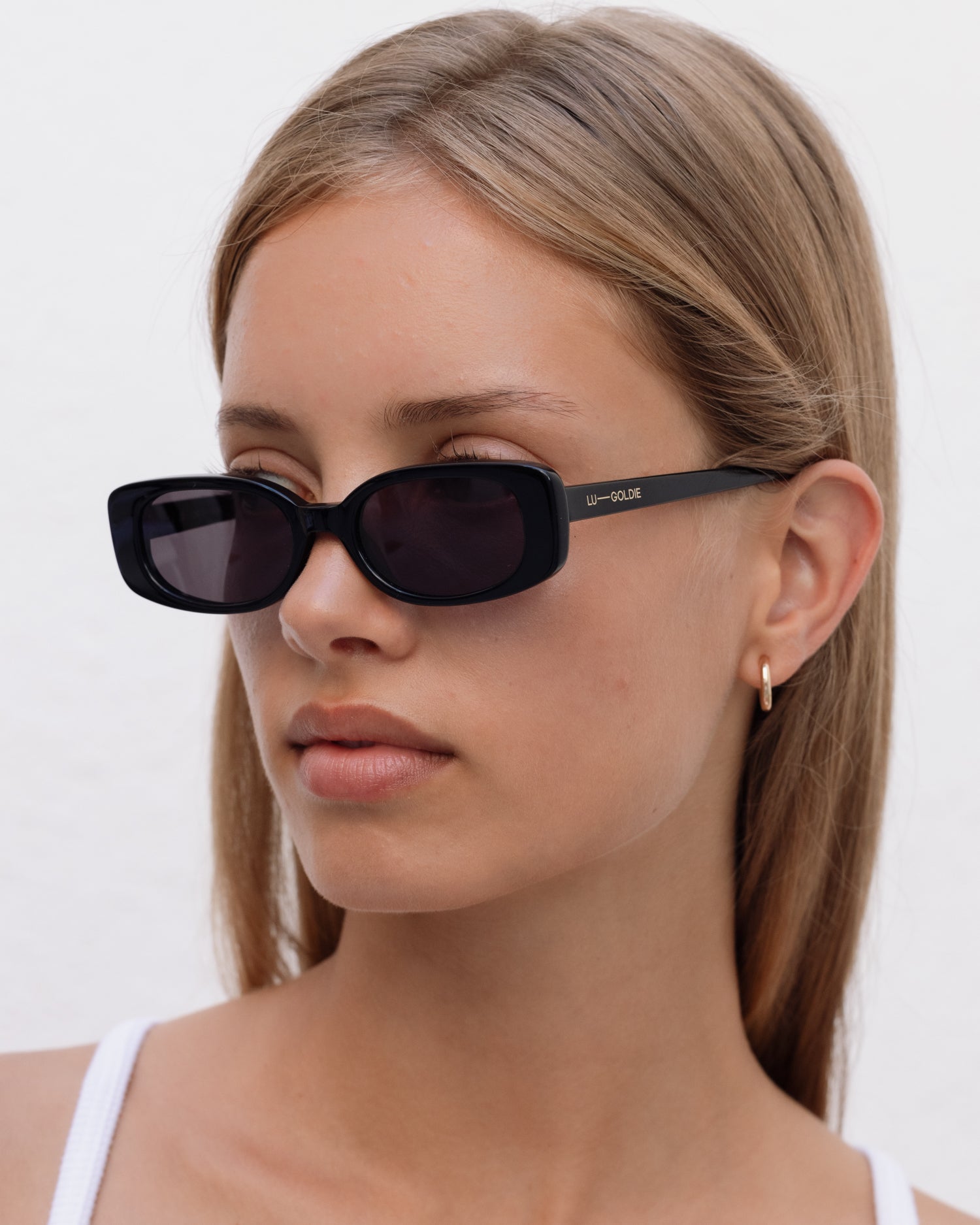 LU GOLDIE Solene サングラス LU—GOLDIE Solene Sunglasses in Black – Lu Goldie