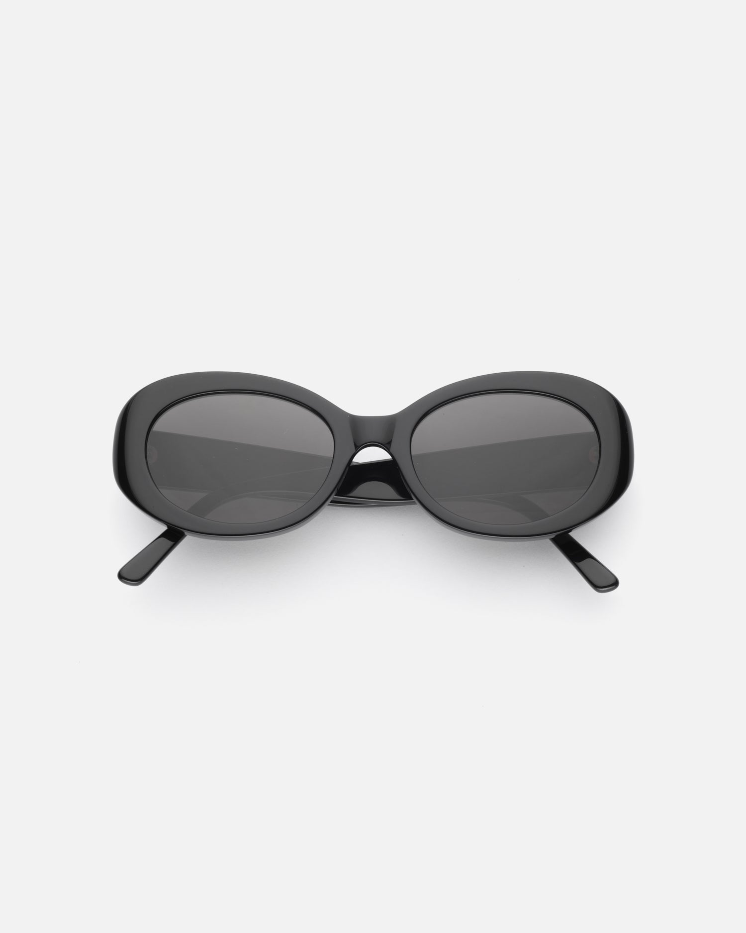 LU GOLDIE Solene サングラス LU—GOLDIE Solene Sunglasses in Black – Lu Goldie